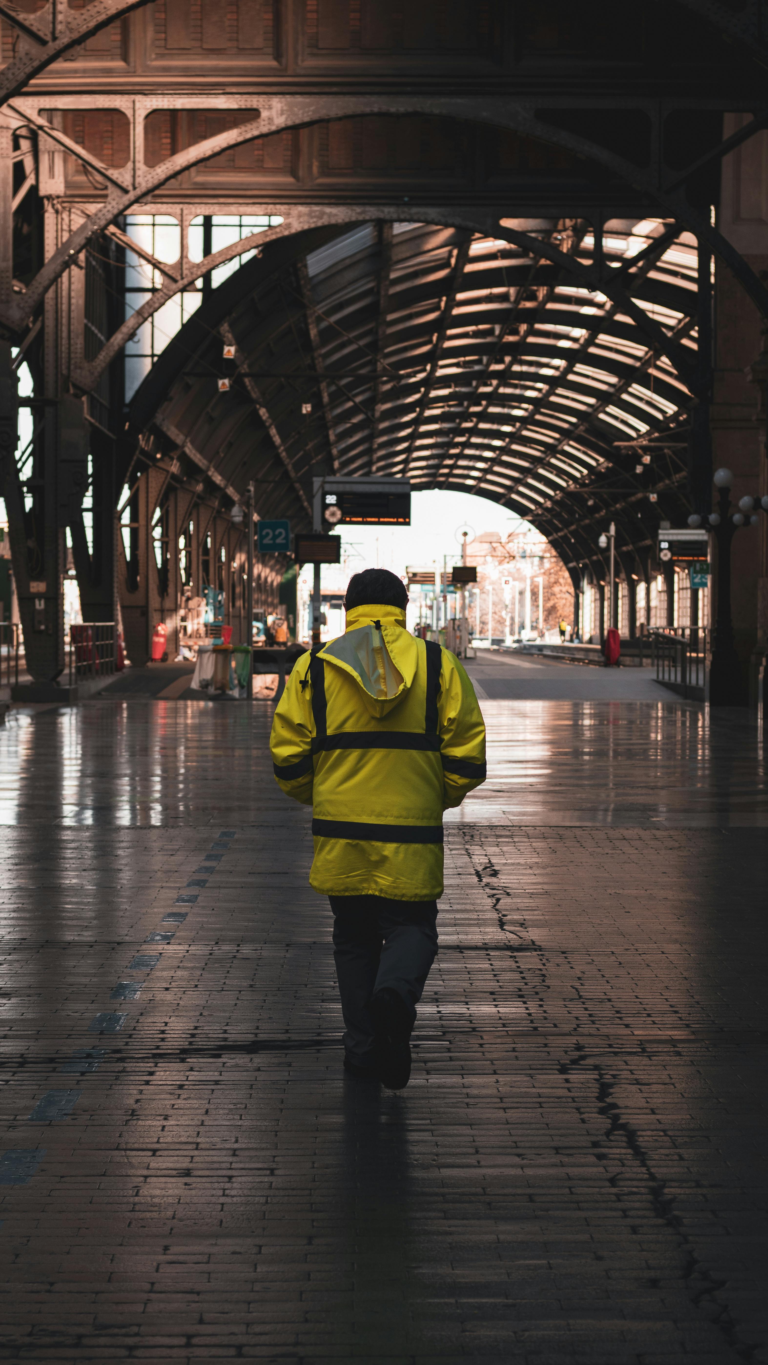 Hi-visibility jackets for safety and workwear – weatherproof, reflective, and durable outerwear designed for construction, roadwork, and outdoor jobs. Shop premium hi-vis safety jackets ensuring comfort, visibility, and protection in tough environments.