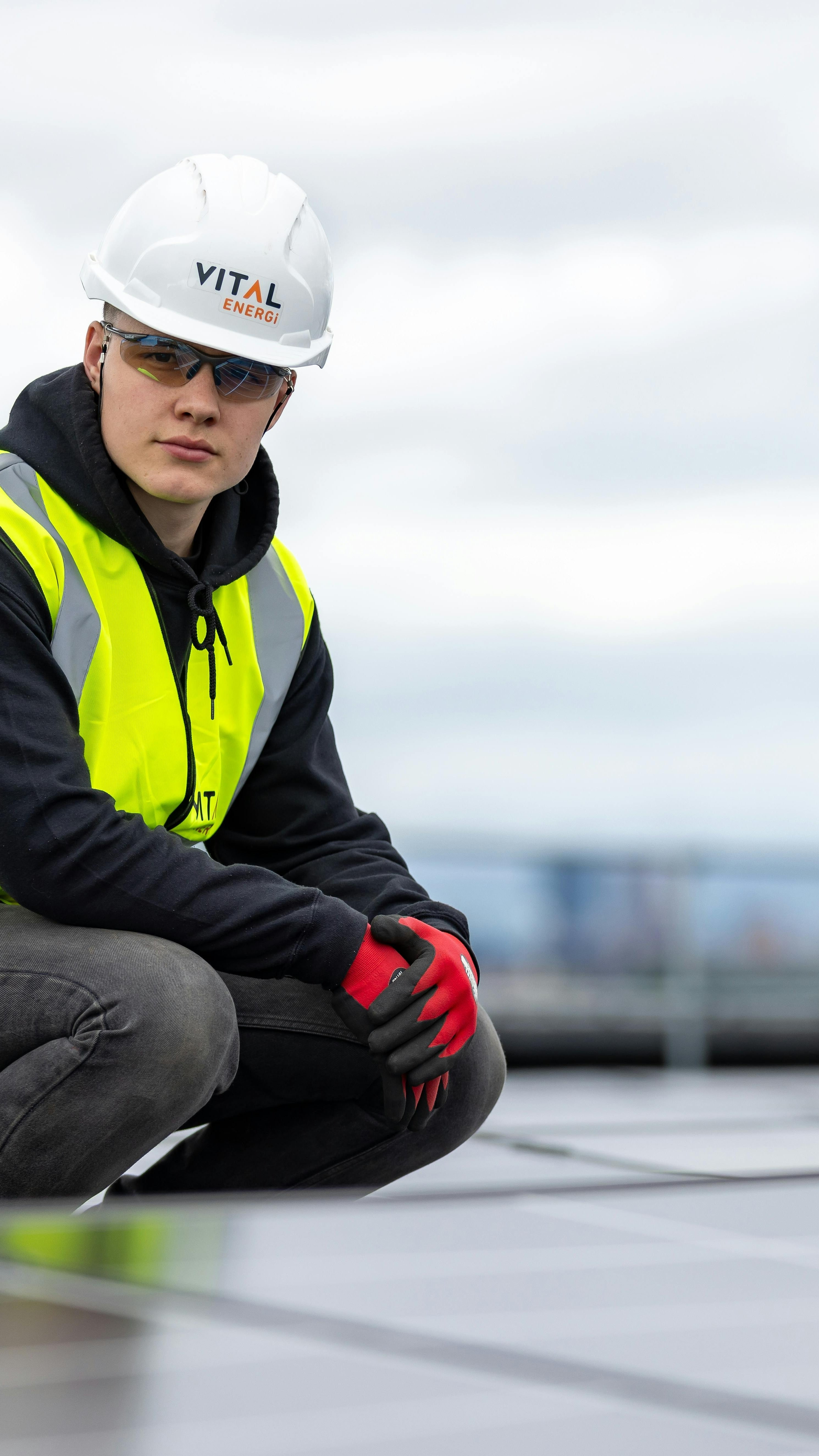 Custom hi-visibility safety vests with logo – reflective, durable, and professional workwear for construction, roadwork, and safety teams. Shop personalized hi-vis vests with or without pockets for maximum visibility, comfort, and protection.